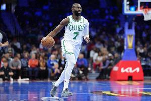 中距离命中数联盟居首！布朗：找到自己舒适区能让其他投篮更轻松