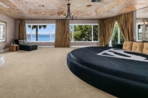 奥尼尔：已卖了奥兰多的豪宅 但那个能容纳50人的床我仍在用