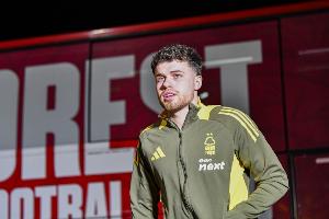 铁闸！内科·威廉姆斯对位萨拉赫，单场11次抢断是本赛季英超最多