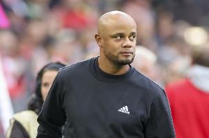 孔帕尼：相信塔帅最终能赢得奖杯 枪手的防守绝非摆大巴那么简单