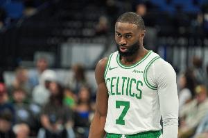 很全面！杰伦·布朗31中12砍全队最高33分外加10板5助2断2帽