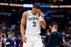 尽力局！凯尔登13投8中&罚球5中4 得到22分8板2助2断