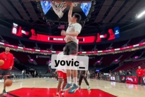 开拓者使用五小阵容首发！杨瀚森赛前篮下热身 今天有机会吗?