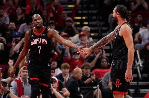 火箭半场领先爵士19分 杜兰特17分5板3断 谢泼德7分3断 马卡7中1