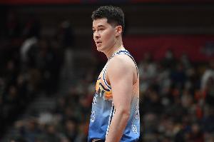 表现不多！阿不都沙拉木6中3仅拿6分4板3助1帽