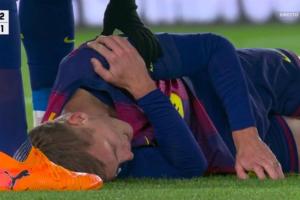 又伤了！世体：奥尔莫肩膀脱臼，预计伤缺至明年1月