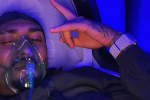 真的拼尽了！拉菲尼亚社媒晒出赛后吸氧照：恢复中