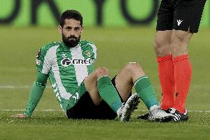 西媒：伊斯科目前已脱离拐杖行走，预计将在下周中旬重返训练场