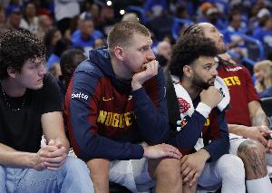 砍50+且TS%超九成！最近三位为约基奇、戈登、穆雷 库里三次做到