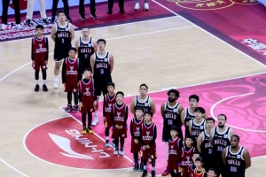 力克同曦！媒体人：香港金牛的阵容厚度&实力不逊于CBA中下游球队