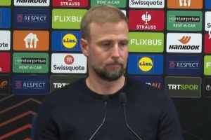 斯图加特主帅：拜仁并没有处于低谷 我们要给他们施加压力