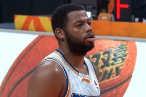 新外援还行！斯佩尔曼6中4拿到15分2板3助1断