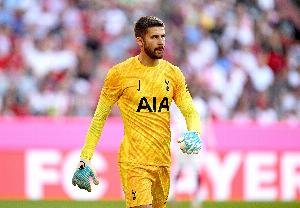 米体：热刺为维卡里奥要价3000万欧，国米有意