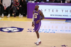 Skip：本赛季终于看到岁月在勒布朗身上留下了痕迹 我不是在批评