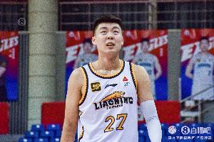 尽力了！俞泽辰替补4记三分拿下14分6板1断