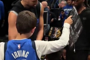 看起来哪里像六个月前断了跟腱的！塔图姆在队内训练蹦蹦跳跳的