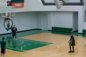 詹姆斯放公牛也能六冠？美国杨毅和鲍尔辩论：他没那个心气！