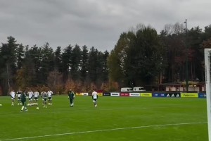 国外网友：梅西三儿子就是活生生的右脚他爹