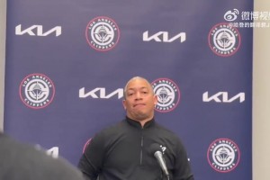 诺维斯基：独行侠在休赛期就该解雇尼科 不至于弗拉格现在遭罪