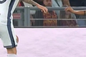 每个进球都让人拍案叫绝！C罗落叶任意球合集！赏心悦目！