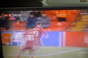 光看视频我就能感受到那种痛苦，穆里略用自己的好兄弟挡下射门！