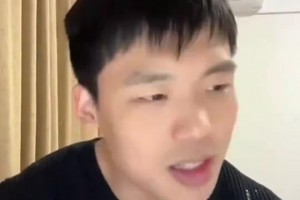 人气爆棚！名场面：世界杯三笘薰出场，全场爆发尖叫声！