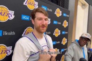 在发展联盟和詹姆斯当队友！湖人新援蒂米：太不可思议了，他可是GOAT！