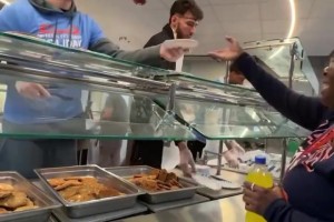 大桥：以前防约基奇让他自己得分不让他传球，现在他会打爆所有人