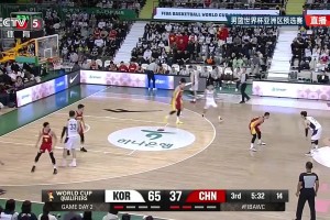 防守又去哪了？韩国队两个掩护跑位，中国队直接放给对手大空位！