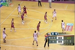 美媒调侃：约基奇是在传授吉莱斯皮如何打湖人的诀窍吗？