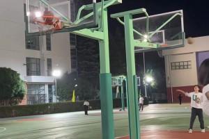 看着跟个普通人一样的身材，咋这么牛笔啊！