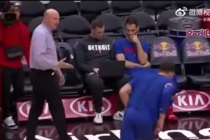 笑死！雷霆赢下勇士后，队员们还帮现场记者整理了一下衣服！