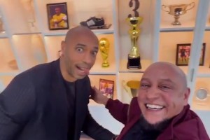 亨利卡洛斯你们赔我手机