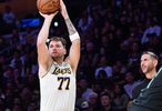 东契奇湖人生涯4次单节得分20+追平詹姆斯等人并列队史第二