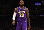 雷迪克为保詹姆斯纪录采用不同战术，湖人的防守令媒体均有心无力